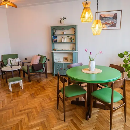 Apartma Reunica Apartament *