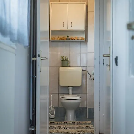 Apartma Reunica Apartament *